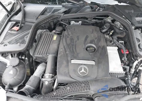 2015 Mercedes-Benz C 300 4Matic из США, поврежденный, VIN 55SWF4KB4FU006763